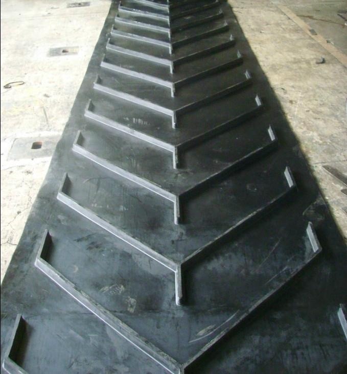 HR Cleated Chevron Conveyor Belt